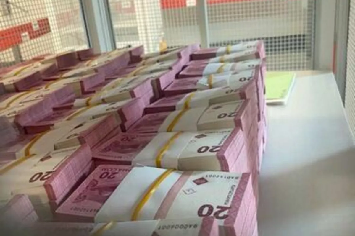 Kyrgyzstan Starts Printing its Own Currency for First Time