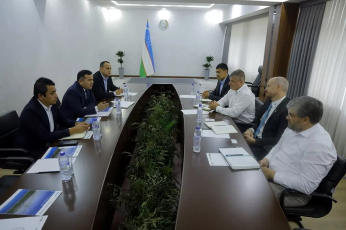 Uzbekistan Explores Cutting-Edge Water-Saving Tech with Global Irrigation Leader Valmont