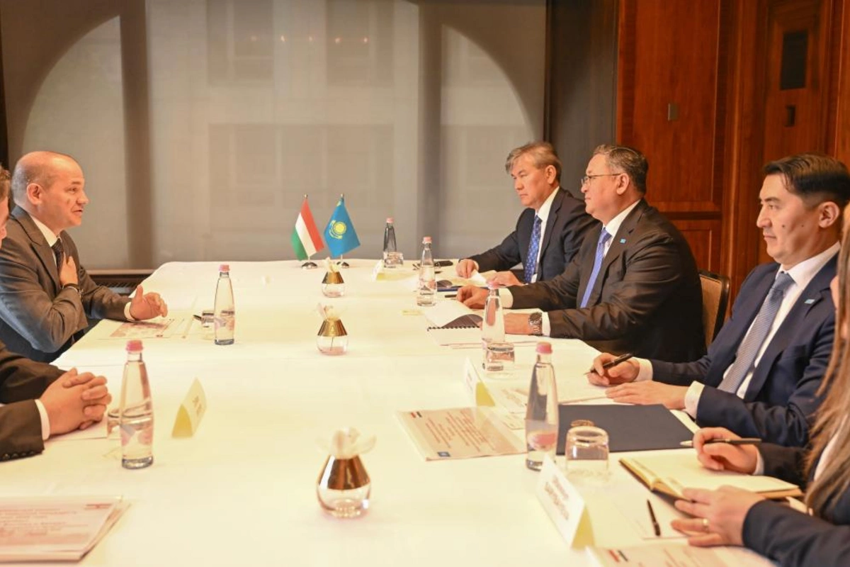Kazakhstan, Hungary Boost Business Cooperation in Digitalization, Logistics, and Agriculture