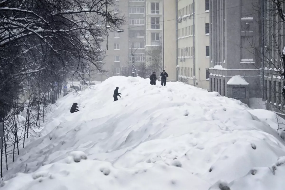 Moscow Sees Heaviest Snowfall in More Than Two Centuries
