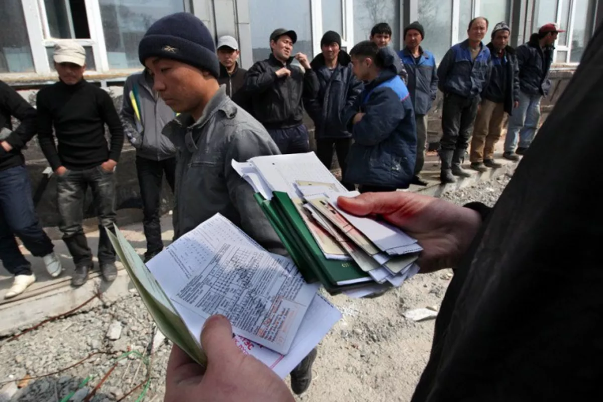 Tajikistan Seeks New Destinations for Labor Migrants