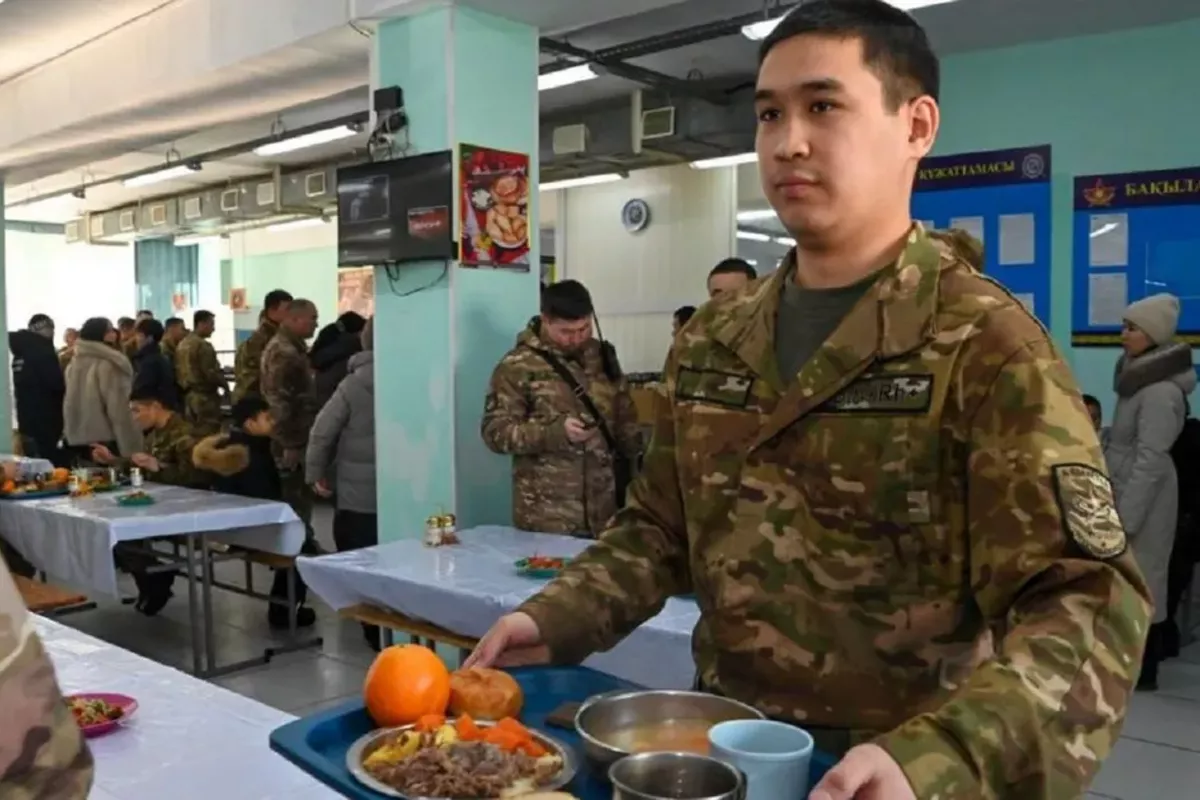 Kazakh Army to Introduce Buffet-Style Meals for Soldiers