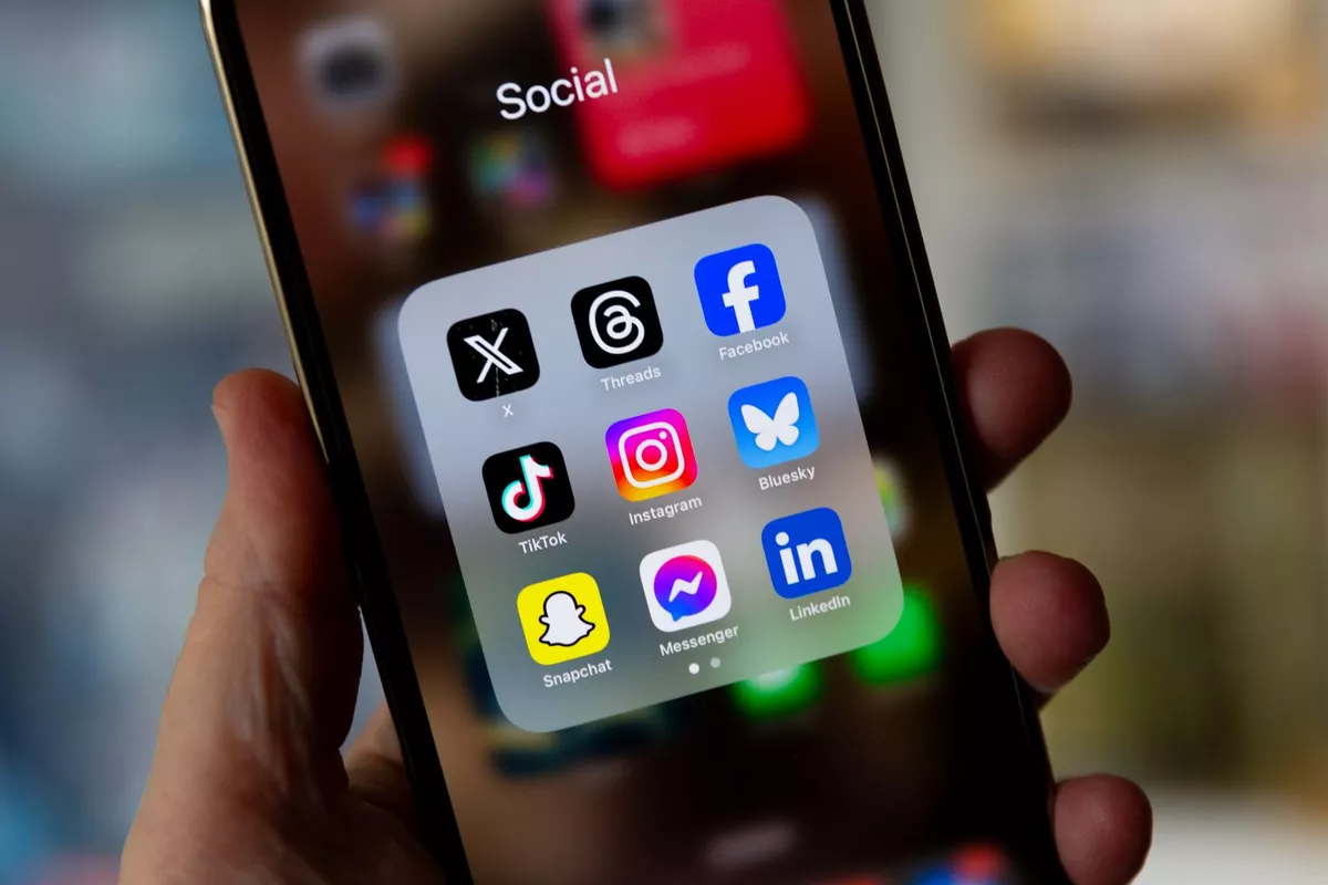 Iran Lifts Ban on Foreign Messaging Apps for Government Agencies
