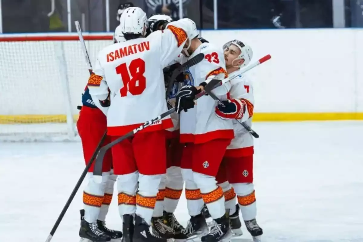 Kyrgyzstan National Hockey Team Clinches World Championship Title in Türkiye