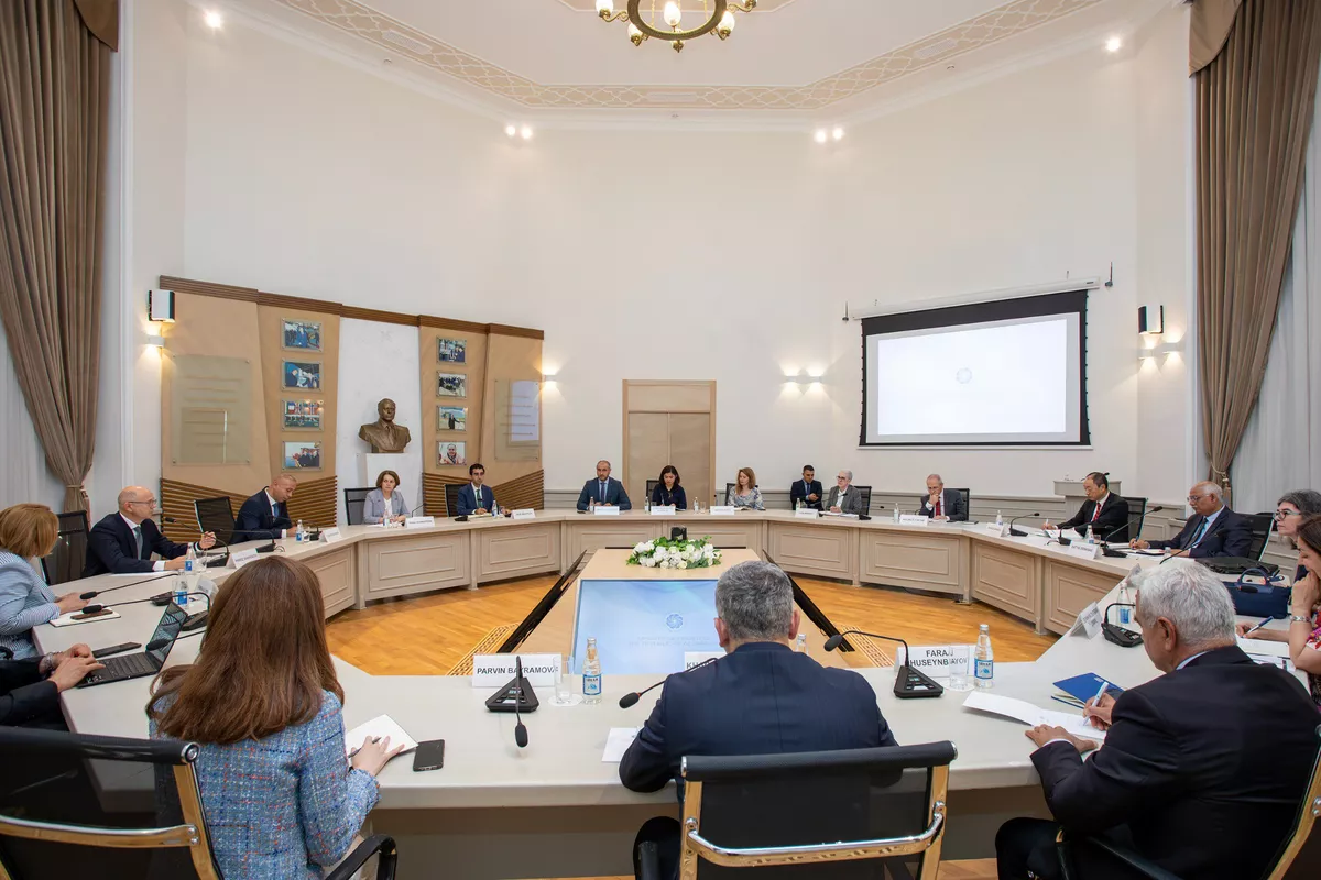 Azerbaijan, Asian Development Bank Discuss Expanding Energy Cooperation