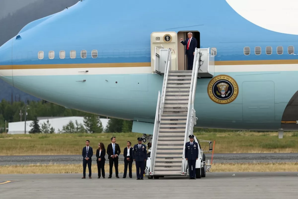 Trump Lands in Alaska for Talks with Putin