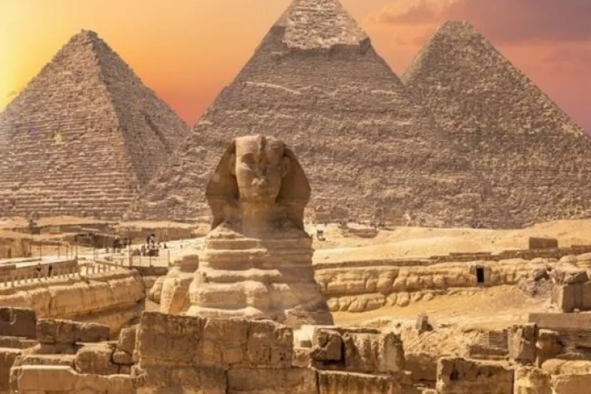 Uzbeks Flock to Egypt for Culture, History, and Sun