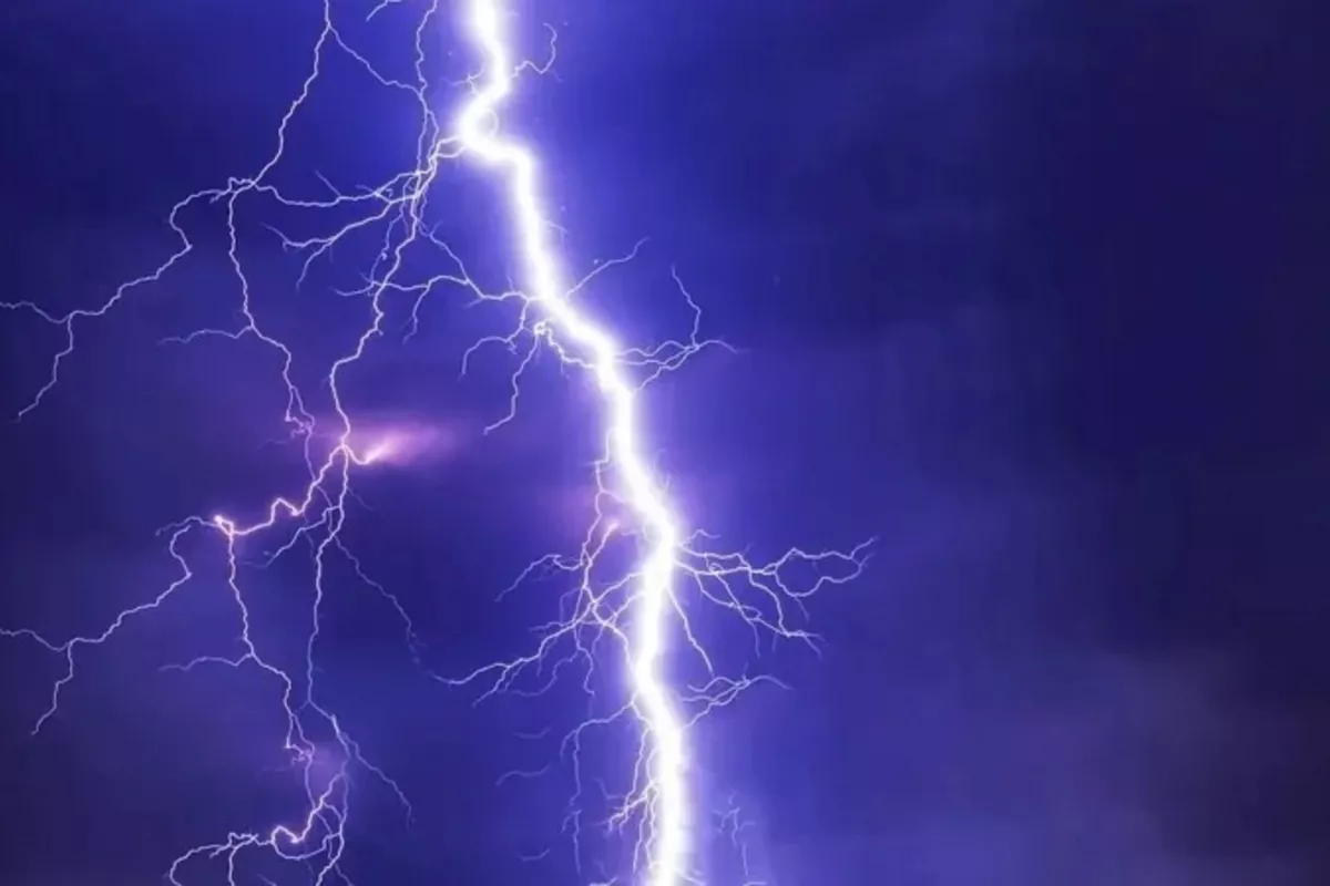 Lightning Strike Kills 19-Year-Old in Kazakhstan’s Aktobe
