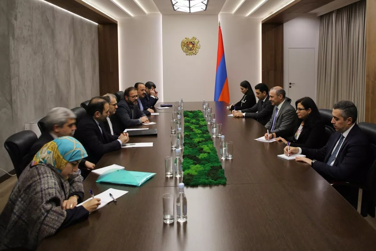 Armenia, Iran Discuss Strategic Ties, Regional Connectivity