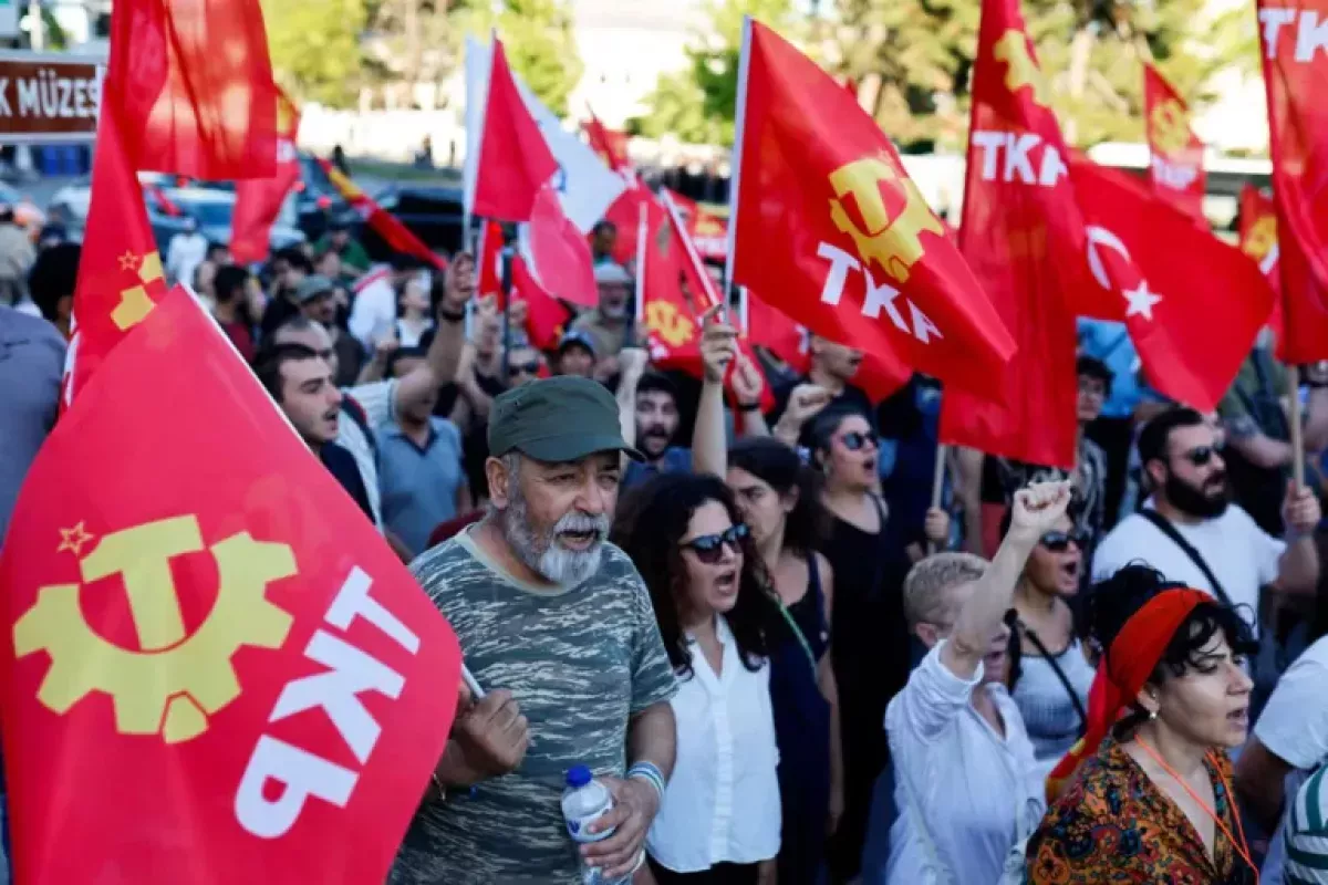 Police Detain More Than 100 Anti-NATO Protesters in Türkiye