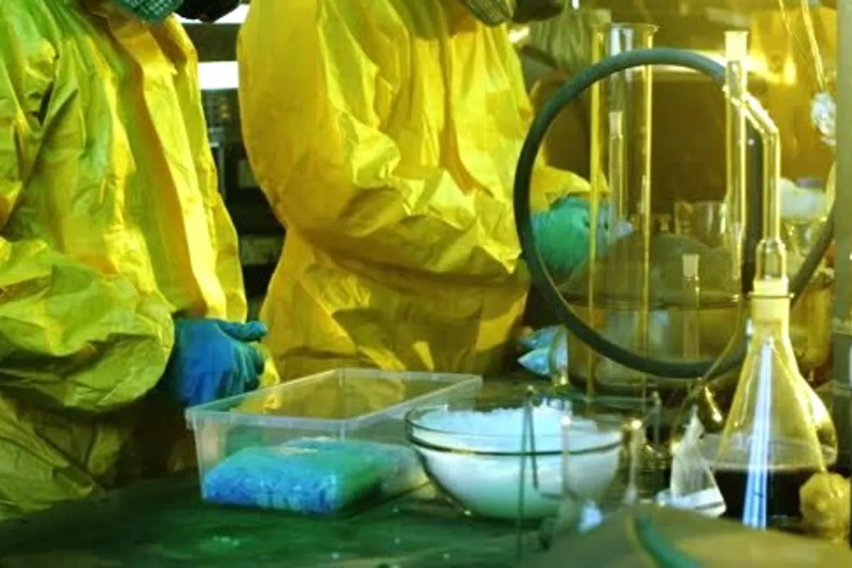 Uzbek Police Officers Shut Down Online Drug Shops and Labs