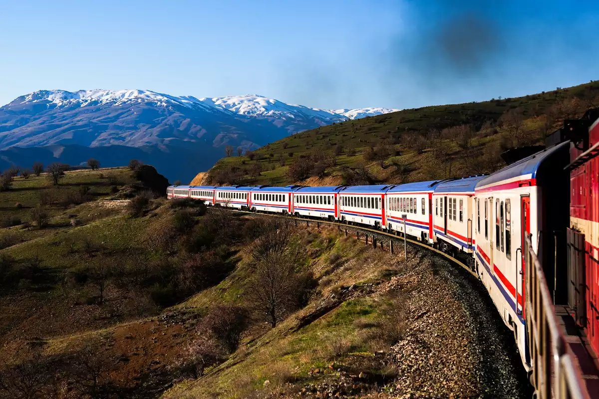 New Rail Routes Launched in Central Asia, Bypassing Russia