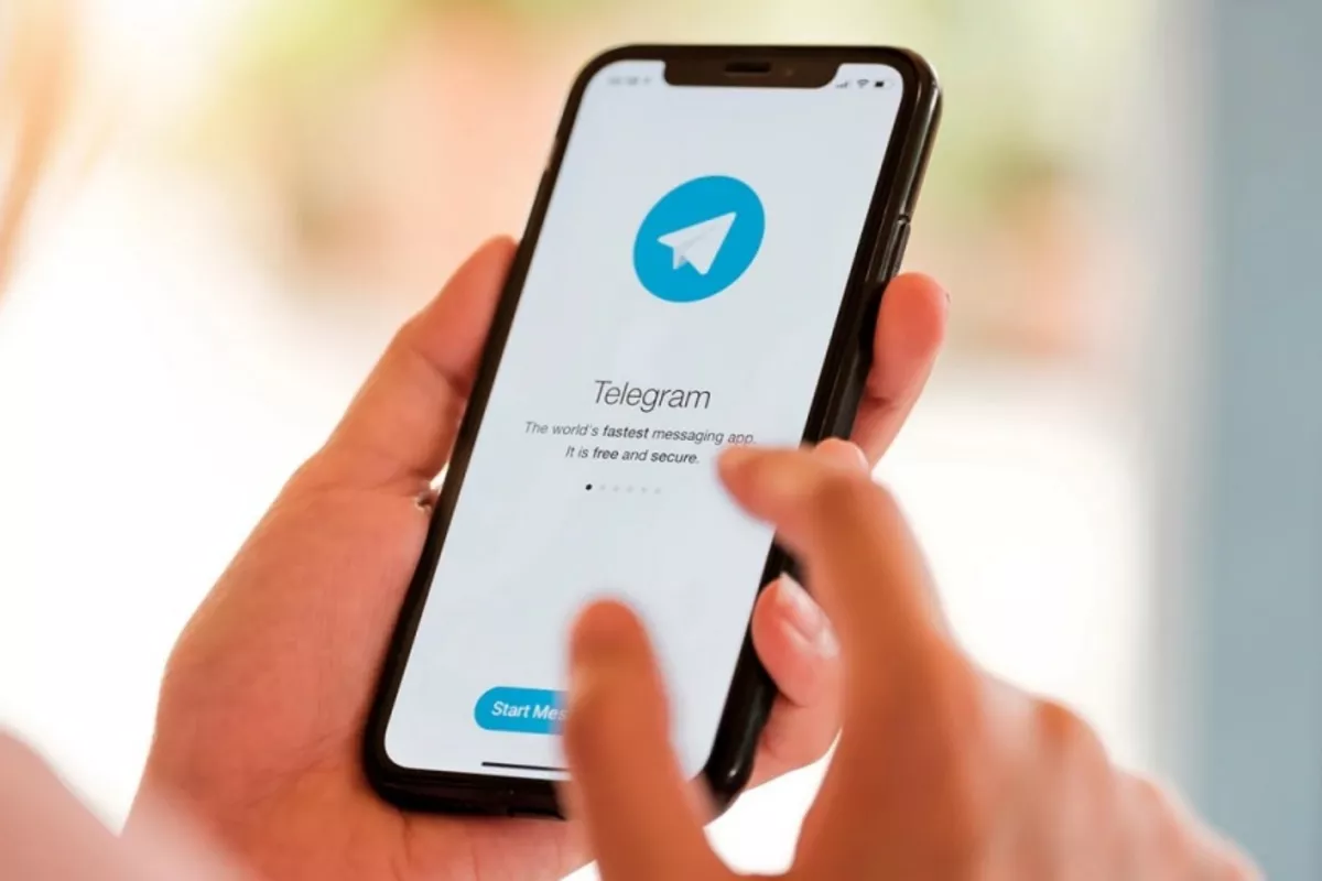 Scammers Target Uzbek Users With “Best Parent” Polls