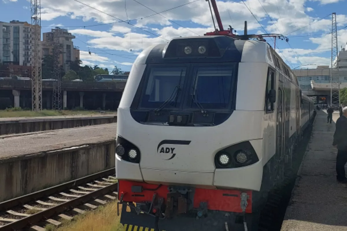 Passenger Train Arrives In Tbilisi From Baku After Six-Year Break