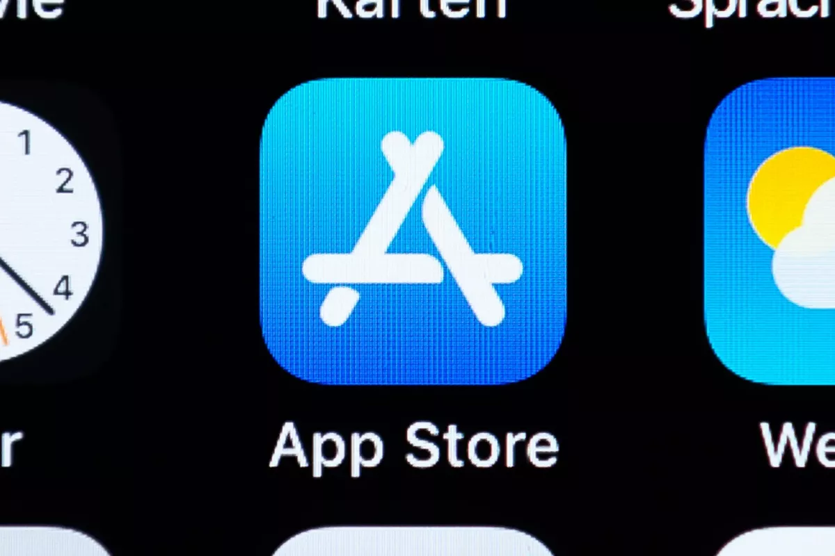 Apple Removes Record Number of Apps in Russia