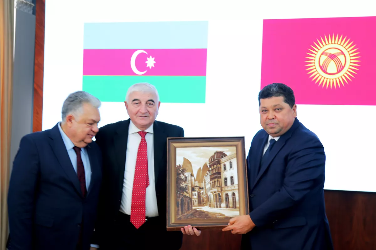 Azerbaijan Sends 25 Observers to Elections in  Kyrgyzstan