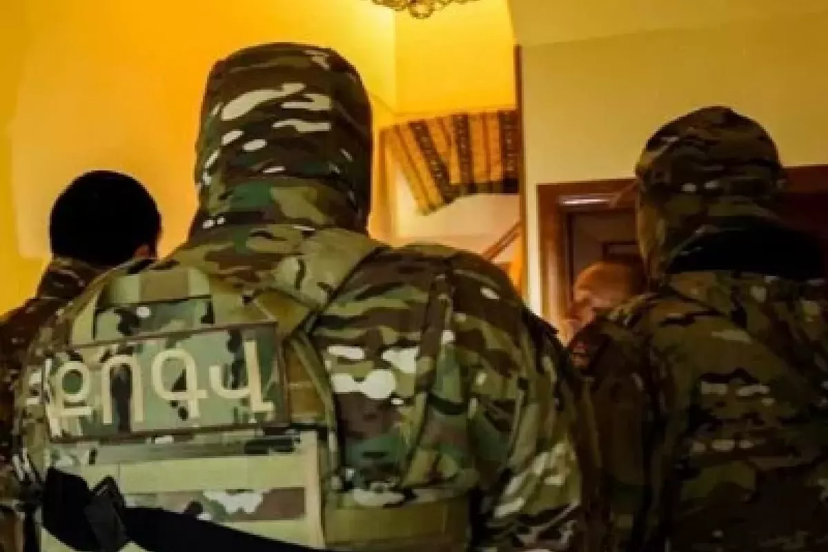 Armenian Police Launch Major Yerevan Raids After Deadly Shooting