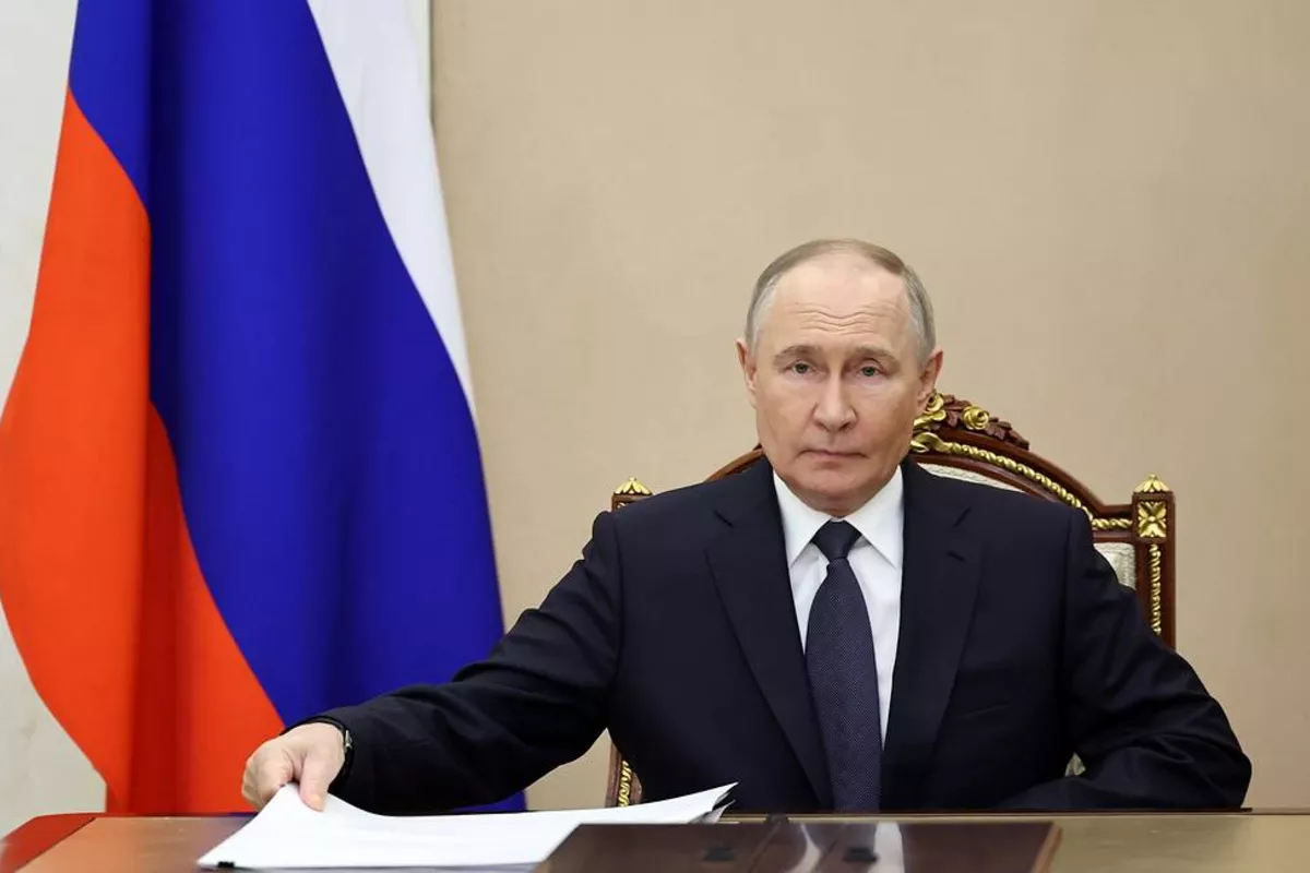 Putin Recieves South Korea's Invitation to APEC Summit