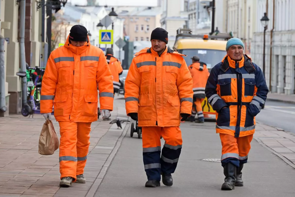 Russia to Expel More Than 7,000 Foreigners Over Migration Violations