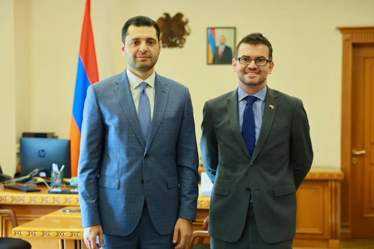 Armenian Environment Minister Meets UK Ambassador to Discuss COP17