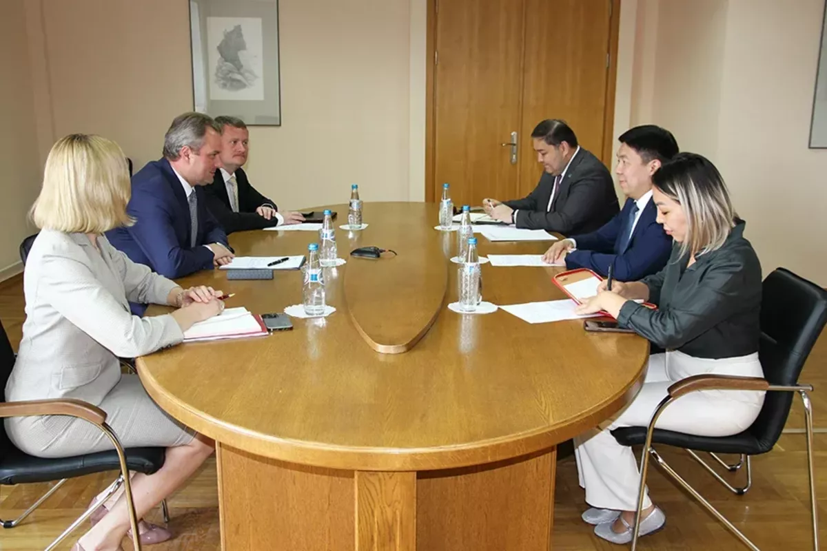 Kyrgyz-Belarusian Cooperation Talks Held in Minsk