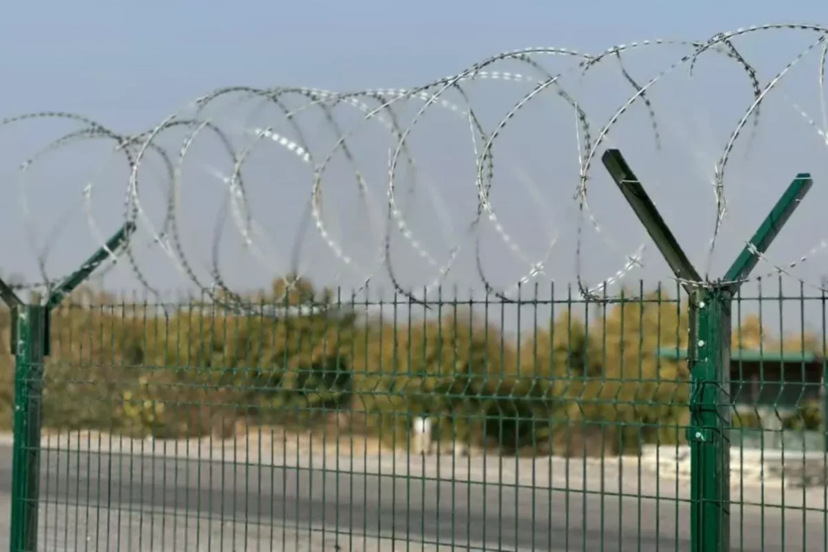 Over 160 km of Kyrgyz-Tajik Border Fenced With Barbed Wire