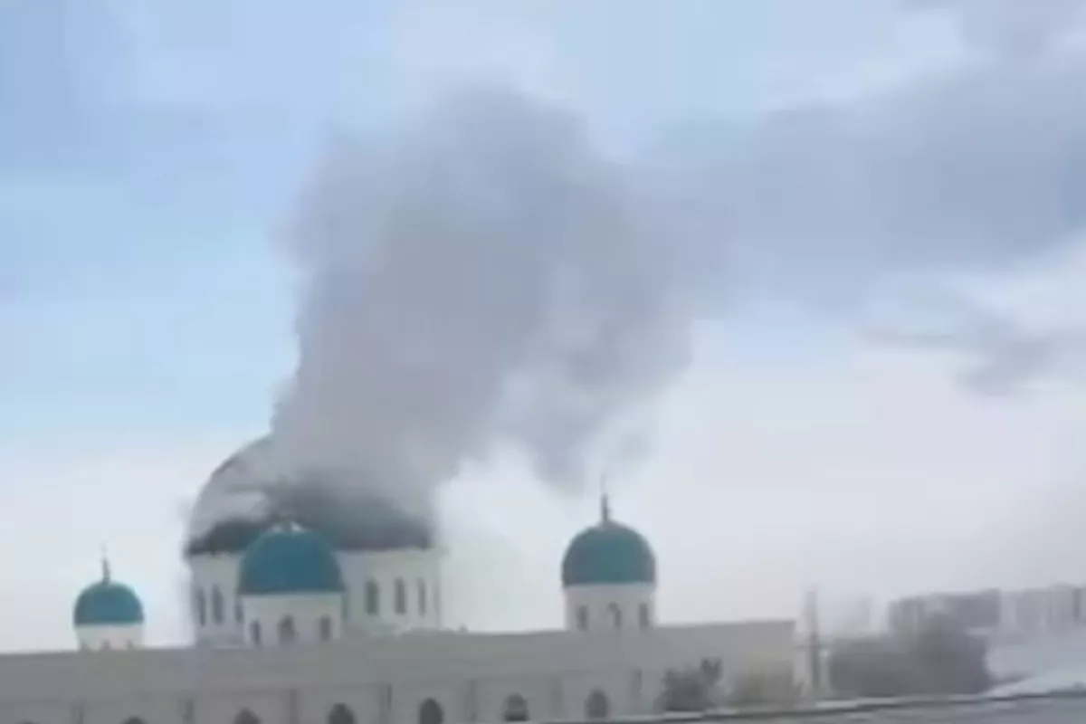 Fire Breaks Out Under Dome of Newly Built Mosque in Uzbekistan