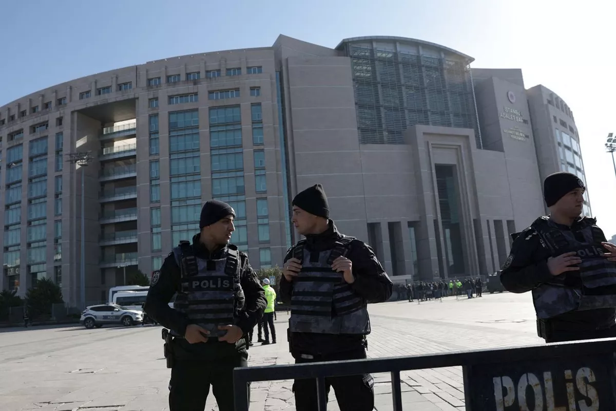 Türkiye Jails Ex-Mayor Over Terror-Links