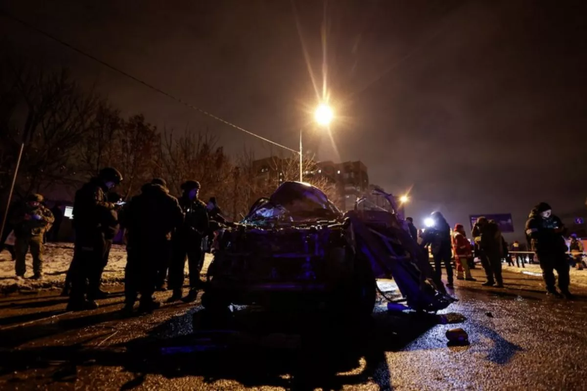 Russia Strikes Kyiv Ahead of Zelensky-Trump Peace Talks