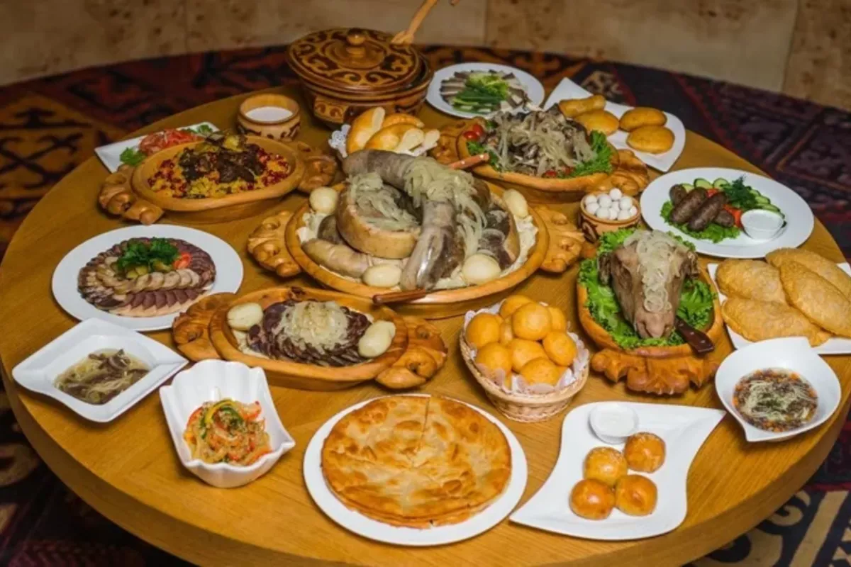 Foreign Visitors in Kazakhstan Spend Most on Food and Local Goods, New Report Shows