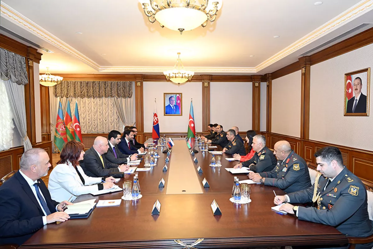 Azerbaijan, Slovakia Discuss Prospects for Military Cooperation