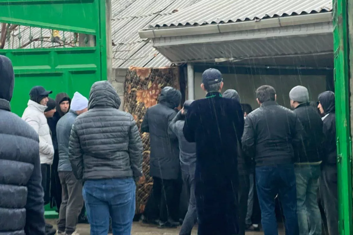 Hundreds of Tajiks Gather to Mourn Boy Killed in Moscow