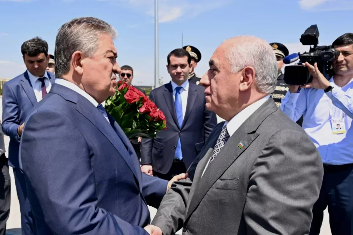 Azerbaijan’s PM Arrives in Uzbekistan for Key Investment Forum