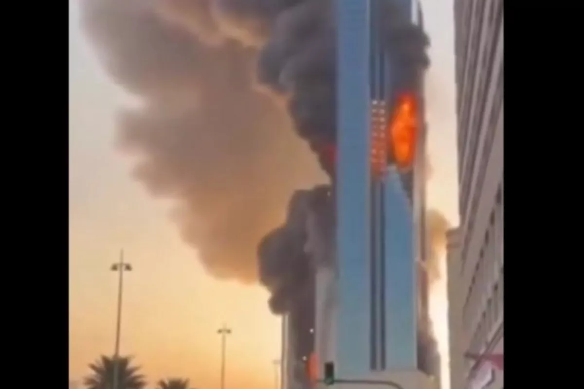 Bahrain Skyscraper Catches Fire After Iranian Missile Strike - VIDEO