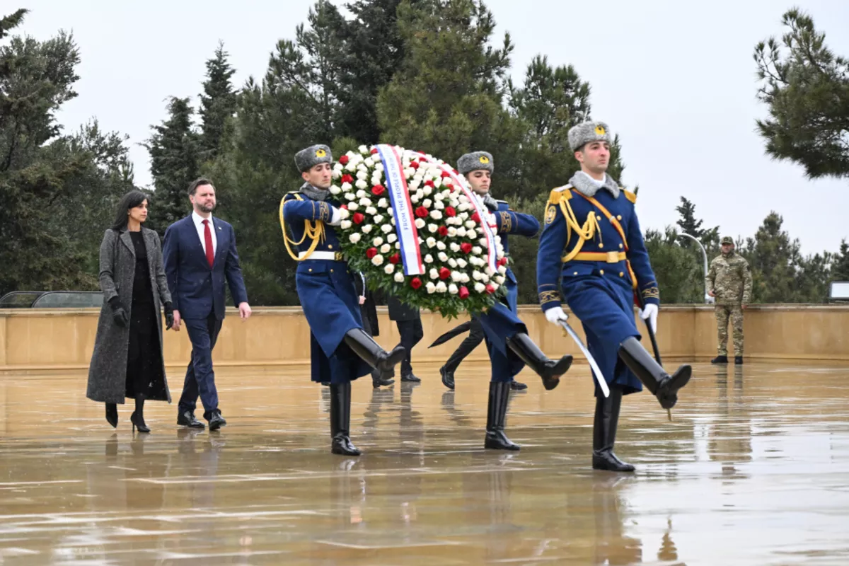 US Vice President Pays Tribute at Alley of Martyrs in Baku – VIDEO