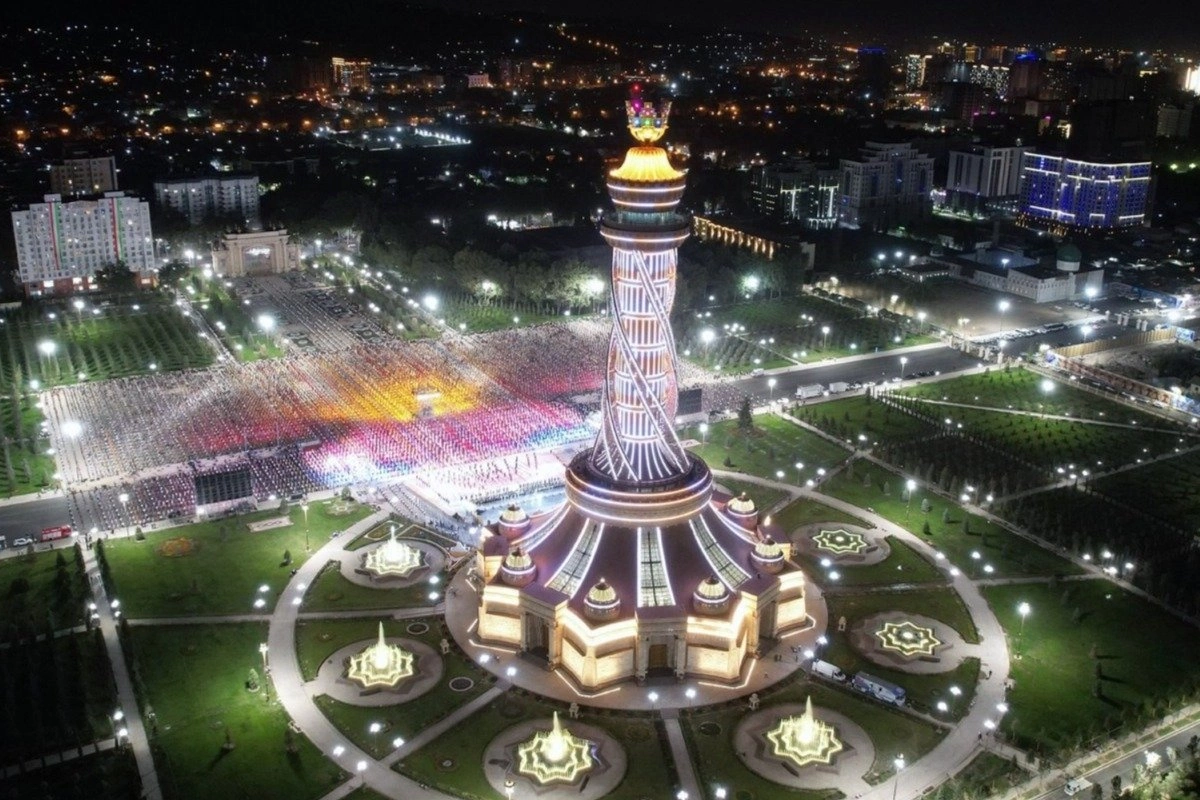 Dushanbe's Istiklol Square Wins Over Residents and Tourists with Its Majestic Appeal