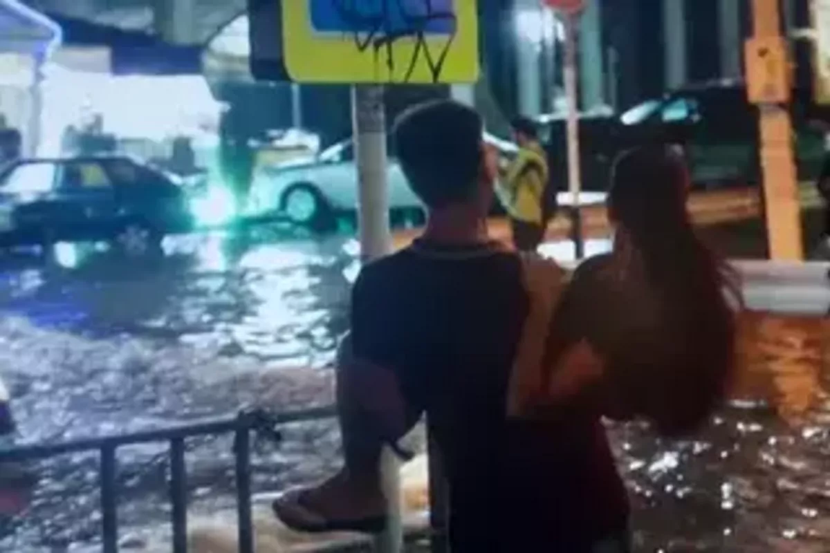 Türkiye's Istanbul Closes Schools as Torrential Rain Raises Flood Fears