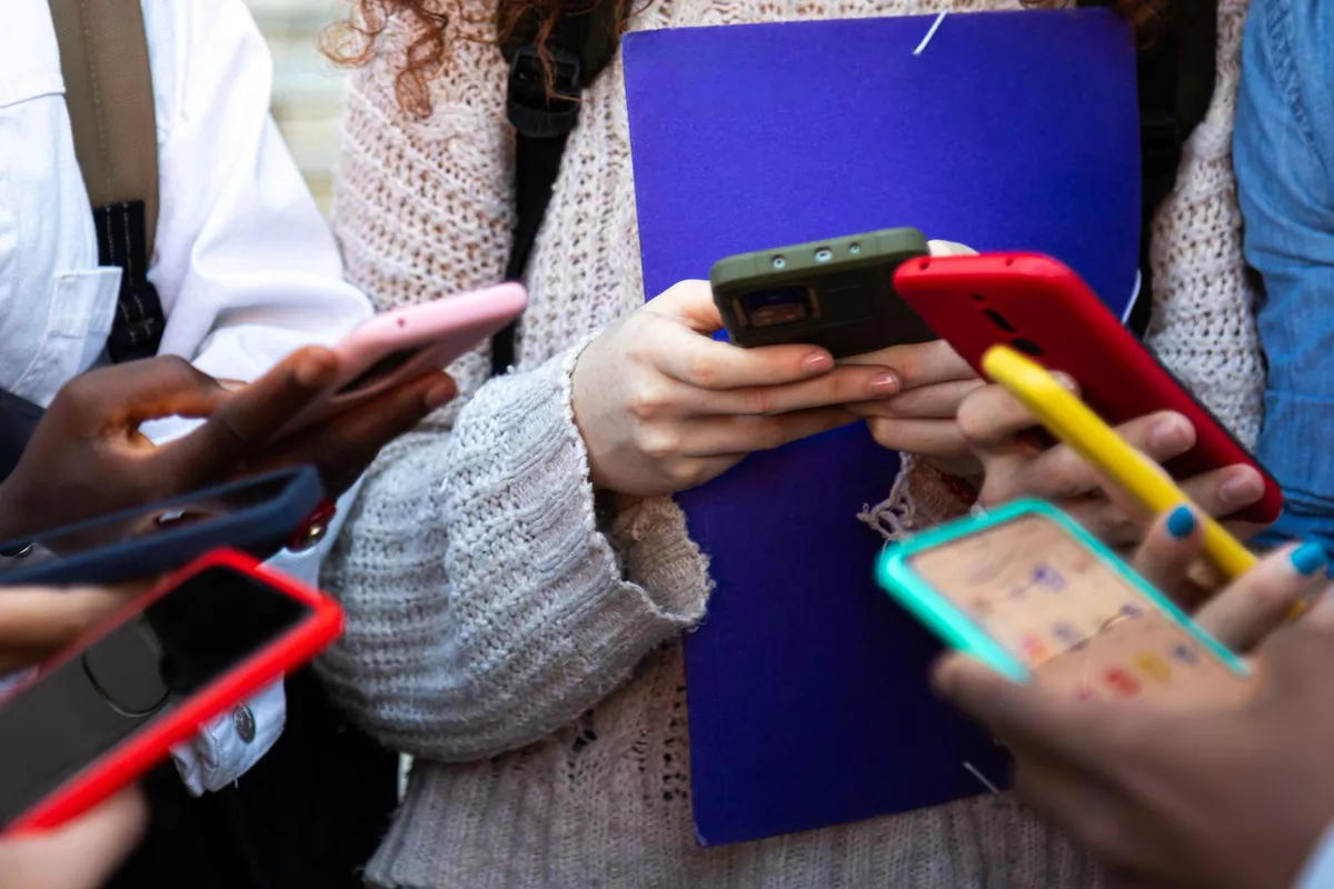 Uzbekistan Mulls Ban On Social Media Access For Children Under 16