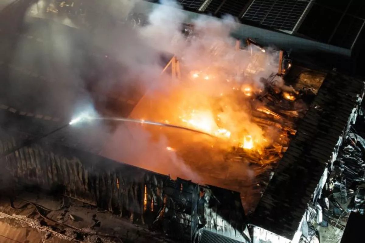 Fire Break Out at Pharmaceutical Factory in Ankara - VIDEO