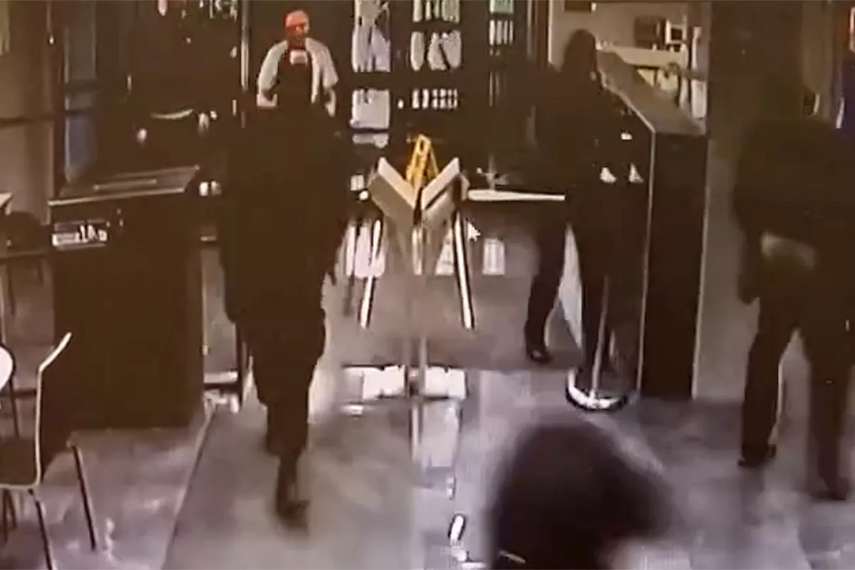 Masked Men Storm Moscow Office Building Housing MK Newsroom