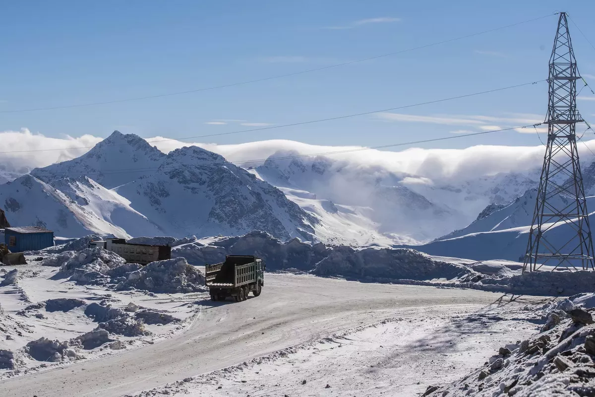 Rock Collapse Kills One at Kyrgyzstan’s Jerooy Mine