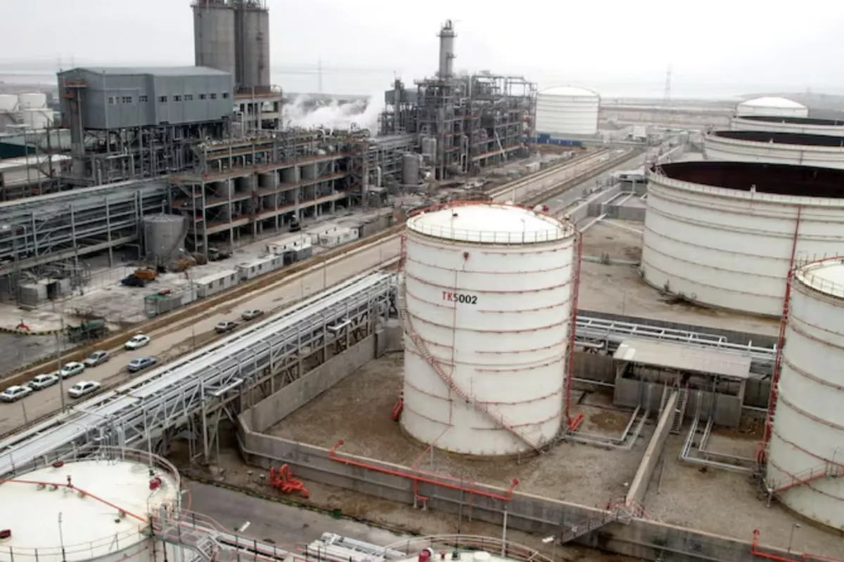 Iran Claims US-Israeli Strikes Target Key Petrochemical Facilities