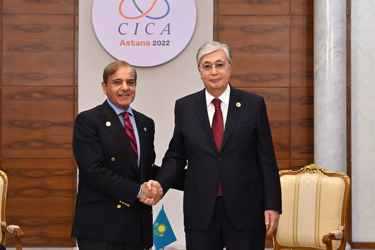 President Tokayev and Prime Minister Sharif Discuss Strengthening Kazakh-Pakistani Cooperation