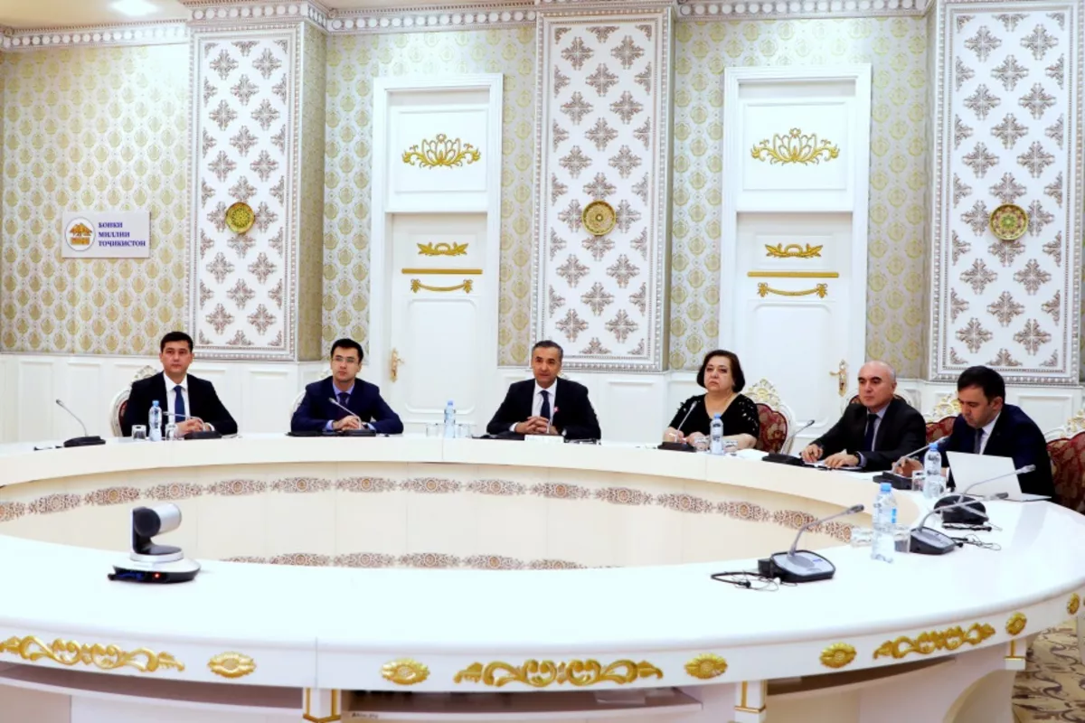 Tajikistan Pushes for Direct Correspondent Accounts with US Column Bank