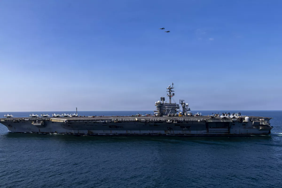 US Fires on Iranian Vessel Approaching USS Abraham Lincoln
