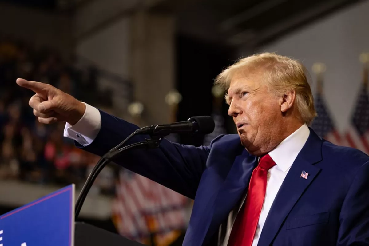 Trump Warns Iran Would Be 'Blown Off the Face of the Earth' If US Ships Attacked