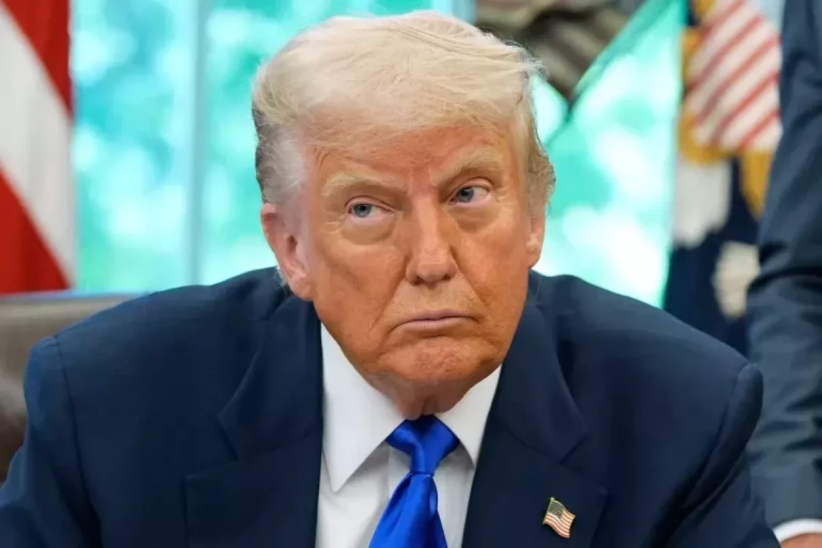 Trump Claims Strait of Hormuz Cleared of Mines