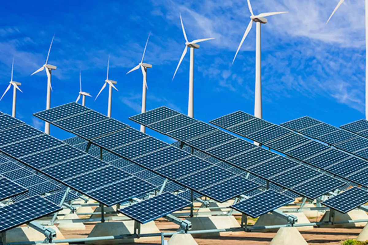 Türkiye’s 120 GW Solar-Wind Plan Essential for Energy Security