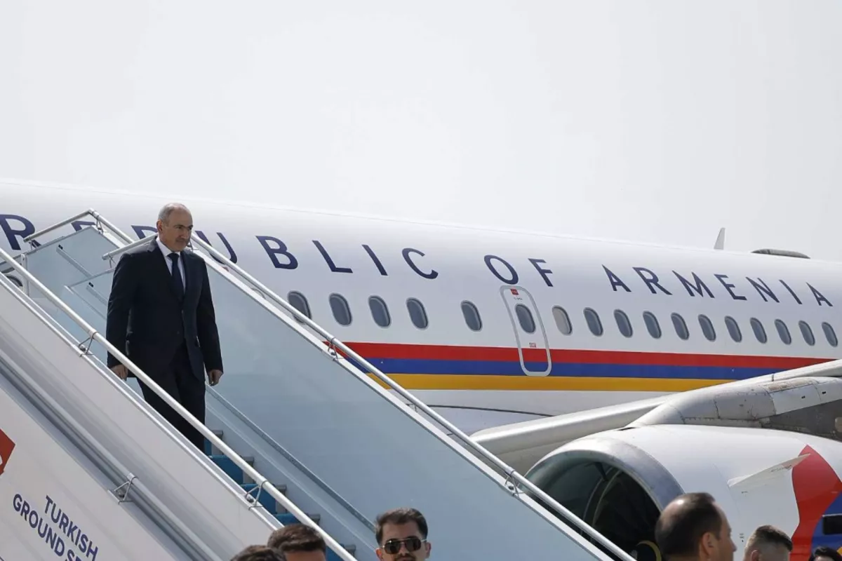 Armenian PM Jokes After Plane Lands in Frankfurt, Not Wiesbaden - VIDEO