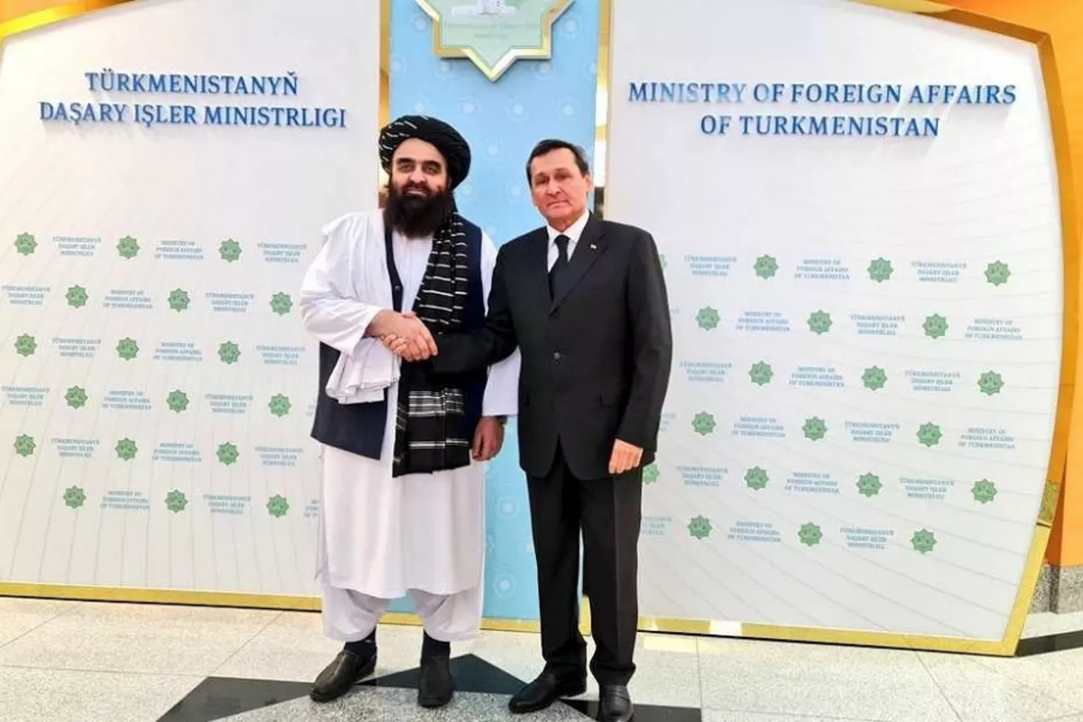 Afghan and Turkmen FMs Discuss Bilateral Relations and TAPI Project in Phone Call